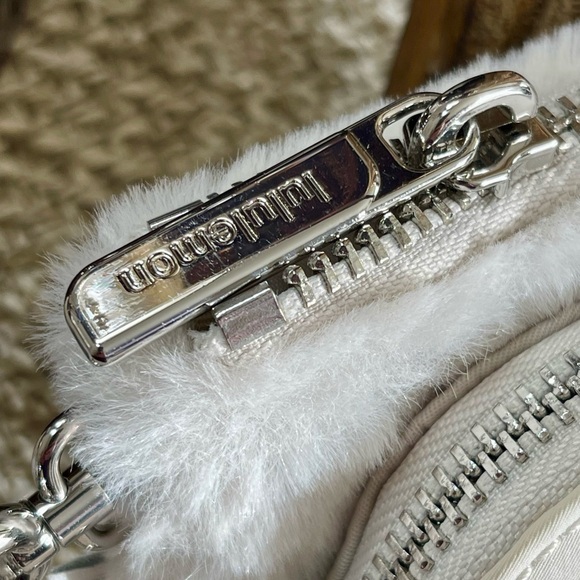 Dual Pouch Wristlet *Studded* - Picture 5 of 16